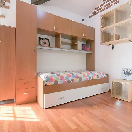 Queen Funo Centergross Apartment *