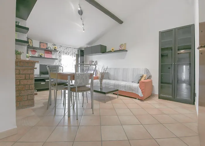 Queen Funo Centergross