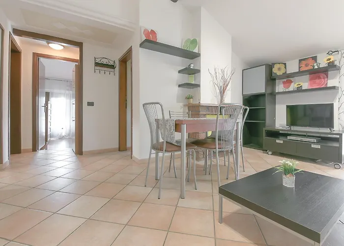 Queen Funo Centergross Апартаменты